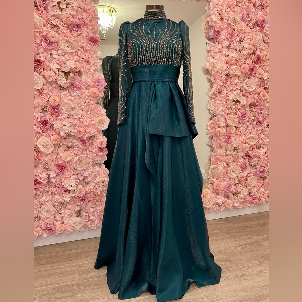 Luxurious Teal Long Sleeve Gown